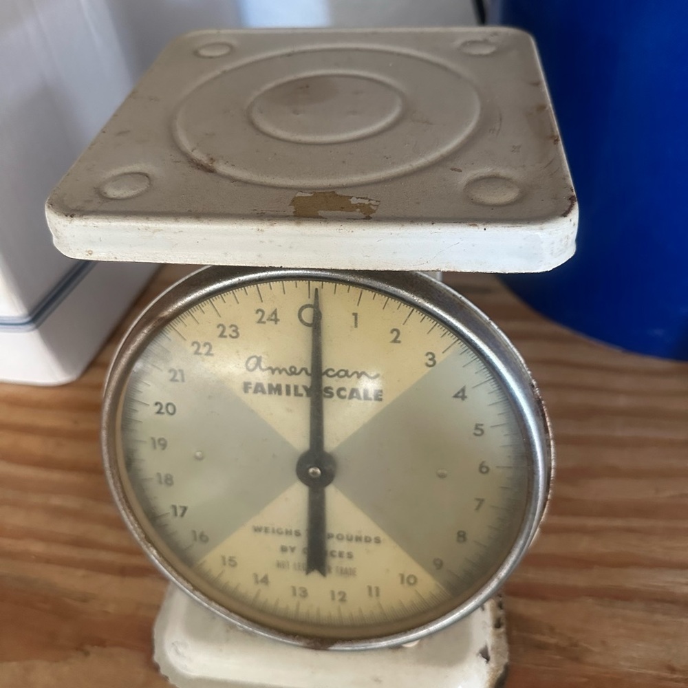 Vintage 50’s Americana Farm House Kitchen Scale
